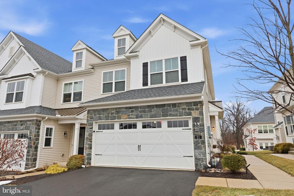 21 Spring Mill Drive photo 1