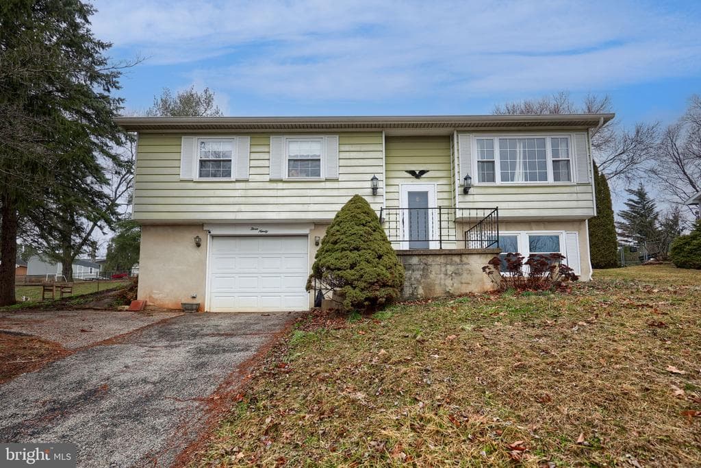 390 Lincolnway Drive photo 1
