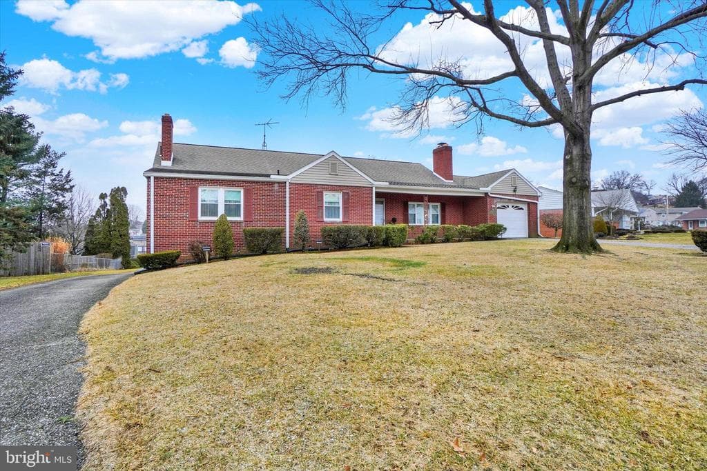454 Highland Road photo 1