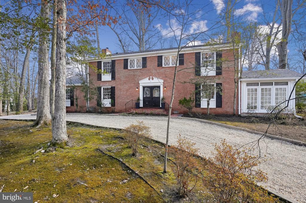 3220 Riverview Drive photo 1