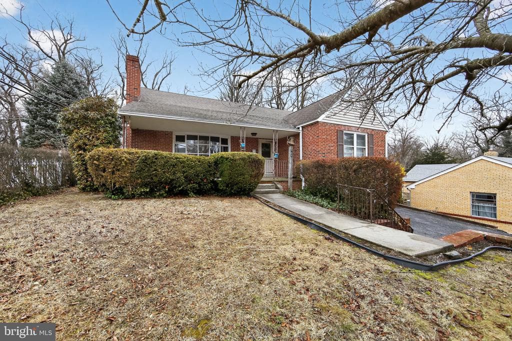303 Perry Street photo 1