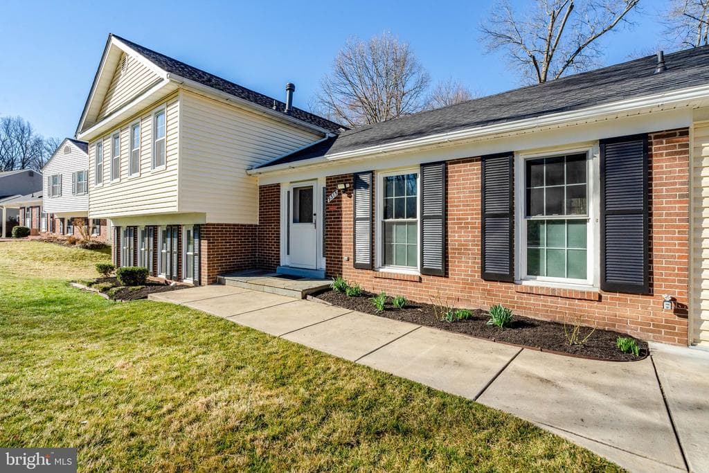 9315 Winbourne Road photo 1