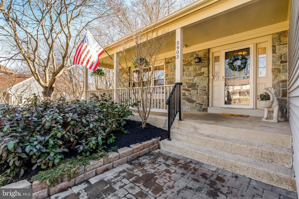 5903 Fultons Landing Court photo 1