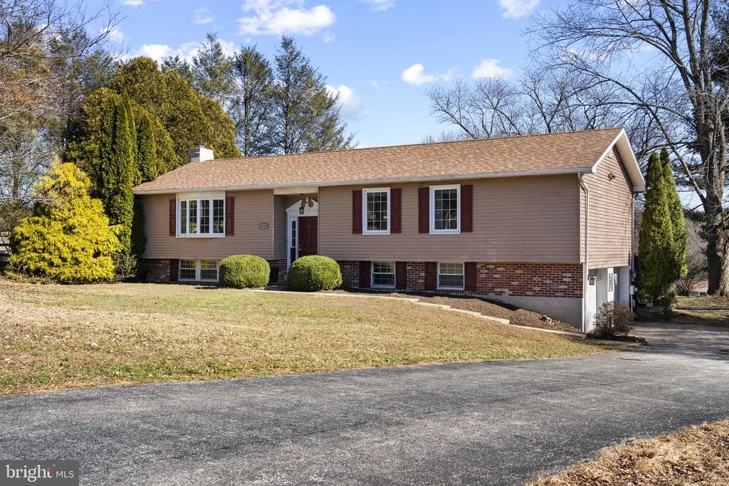 1354 Ridgeview Circle photo 1