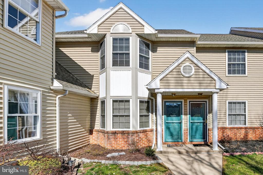 115 Primrose Lane photo 1
