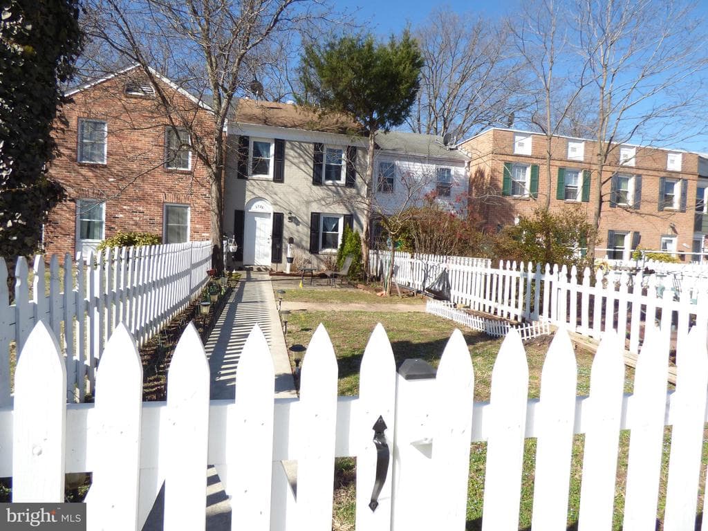9736 Grant Avenue photo 1