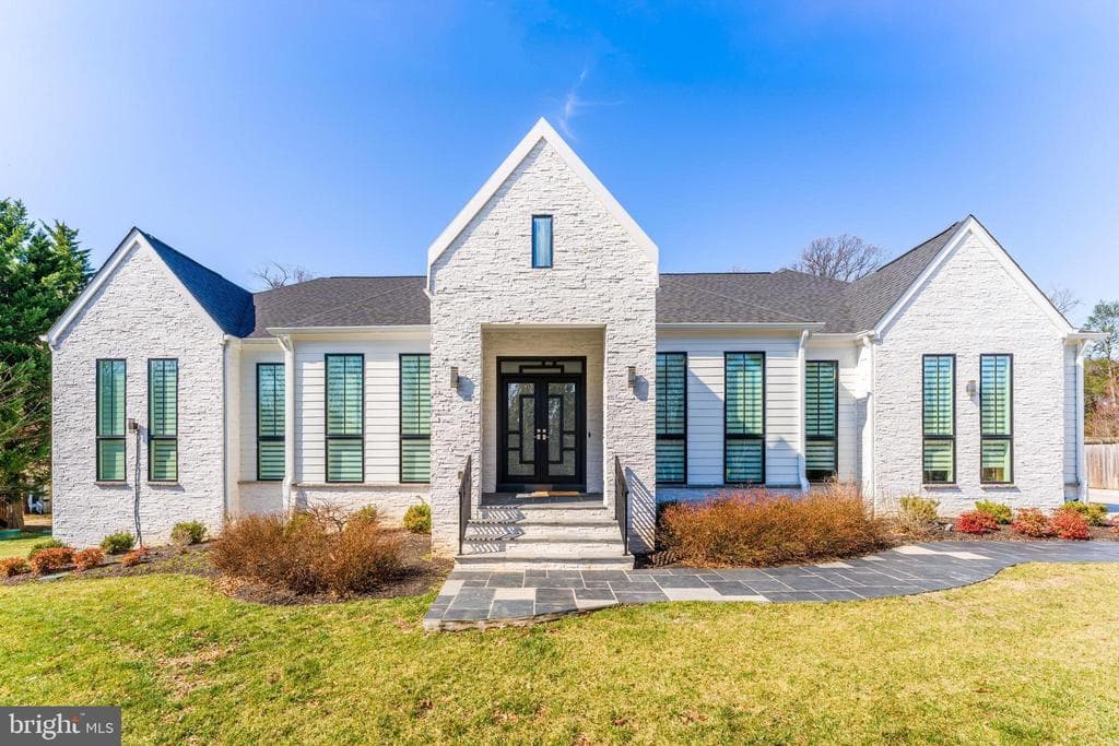 908 Walker Road photo 1