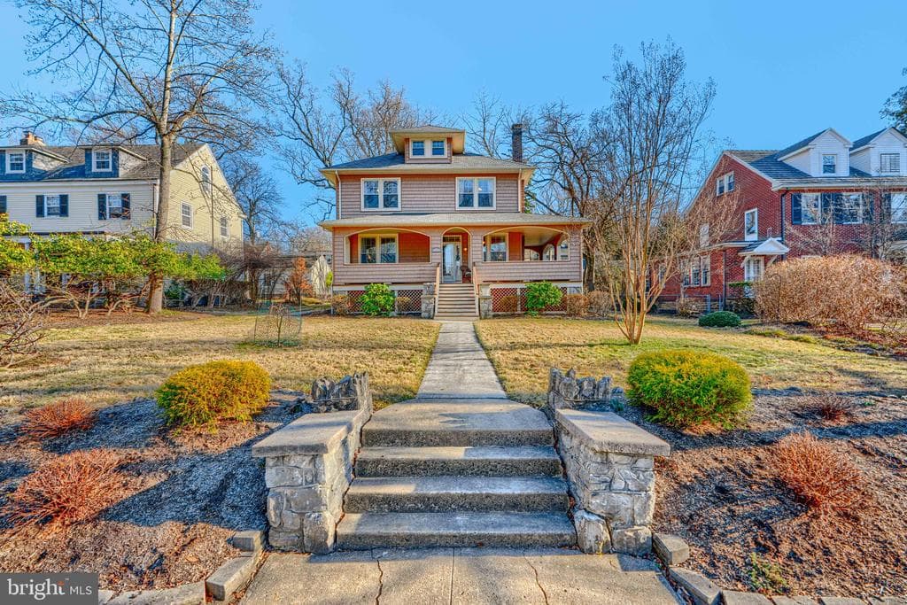 2215 South Road photo 1