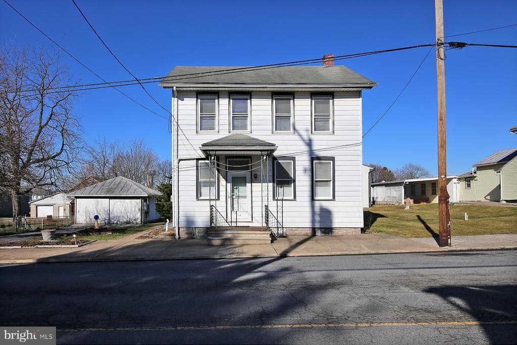 153 N Center Street photo 1