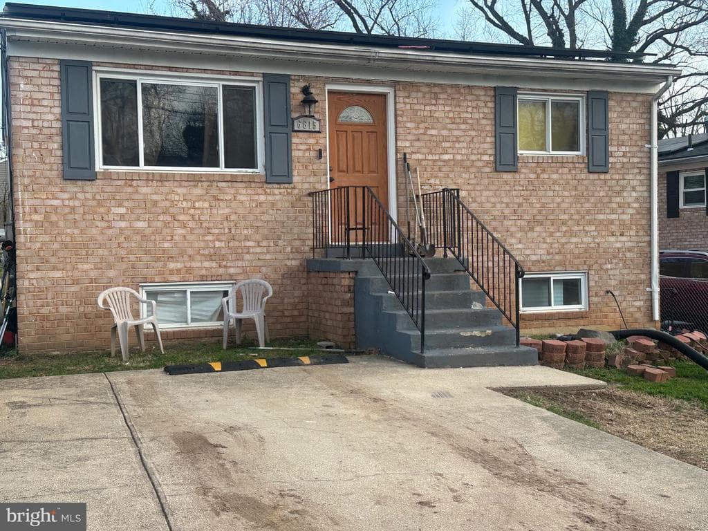 6615 Valley Park Road photo 1