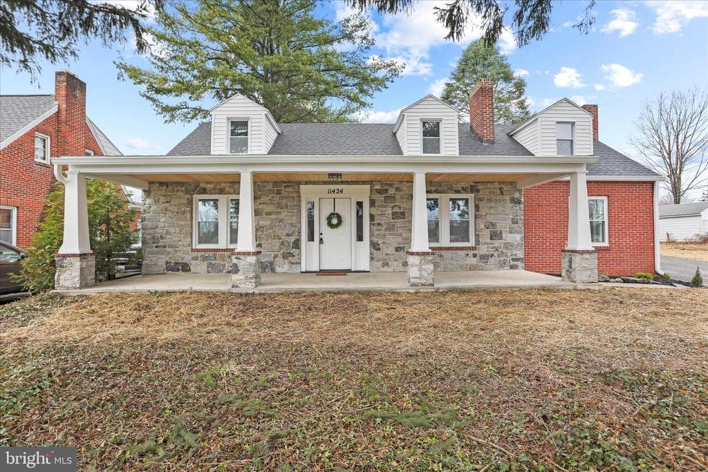 11424 Englewood Road photo 1