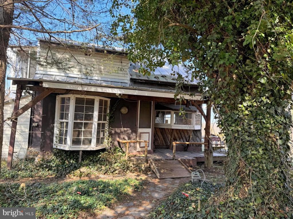 986 Rushing River Road photo 1