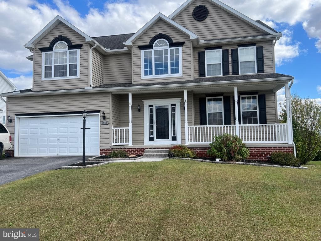1238 Knoll Drive photo 1