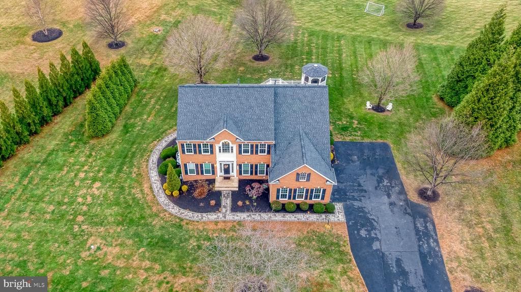 112 Bower Lane photo 1