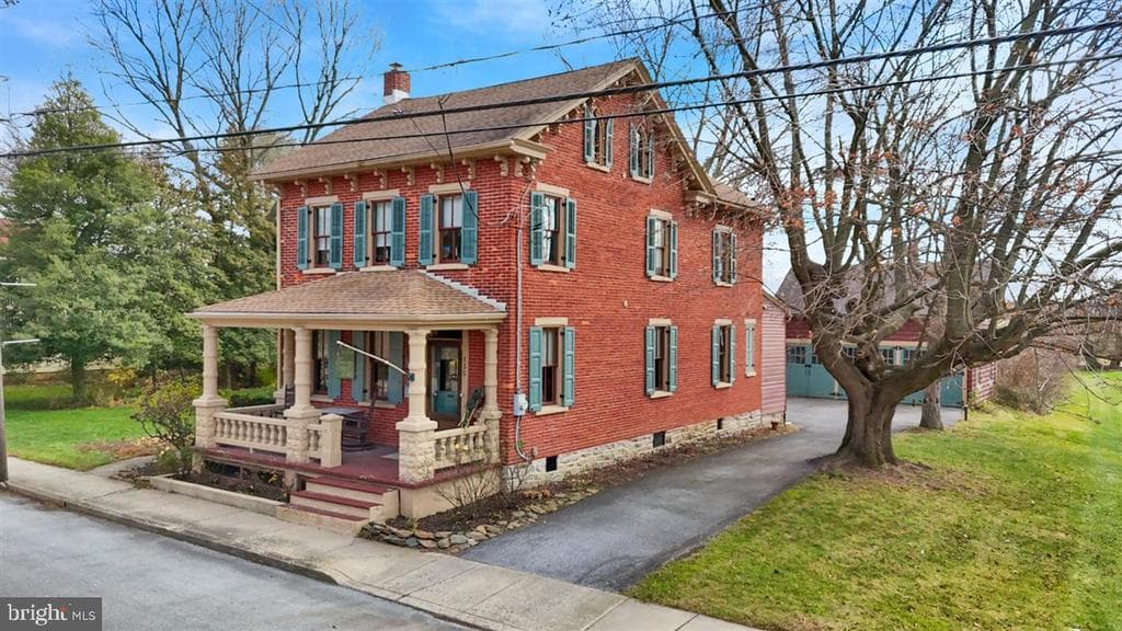 135 Miller Street photo 1