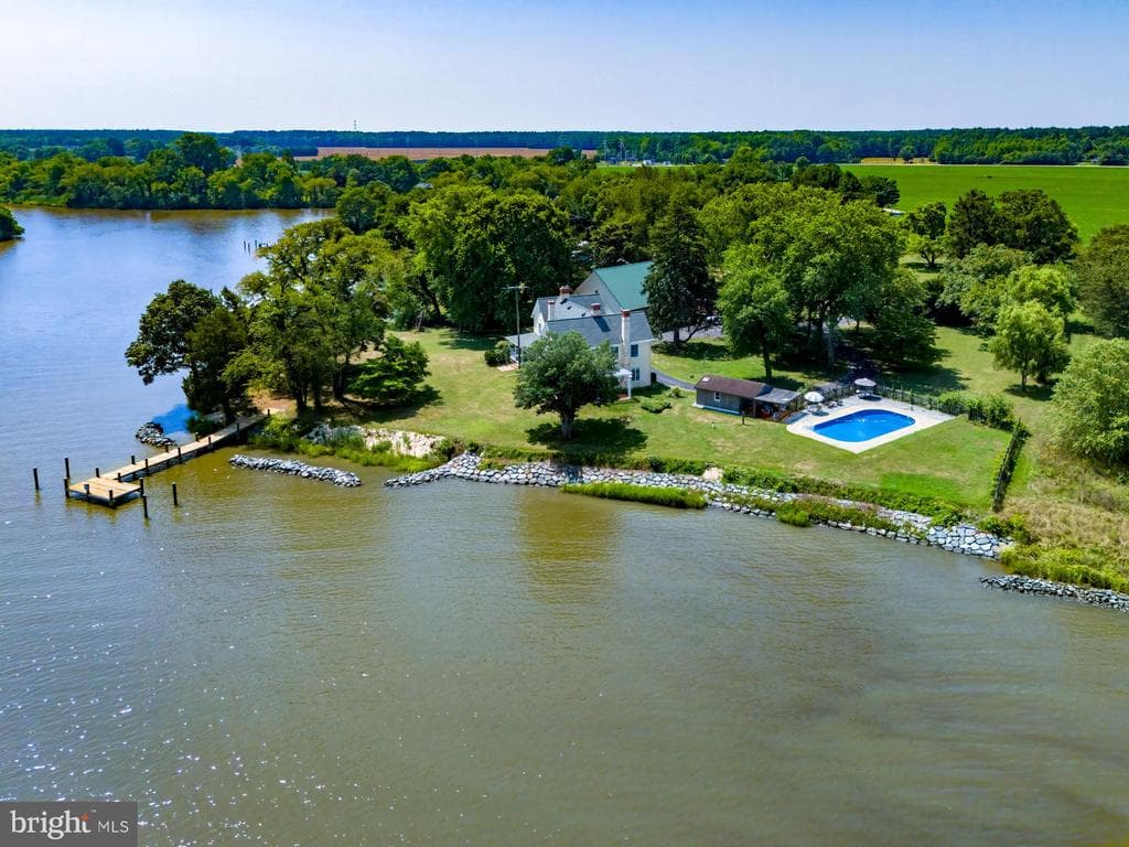 2208 Horns Point Road photo 1