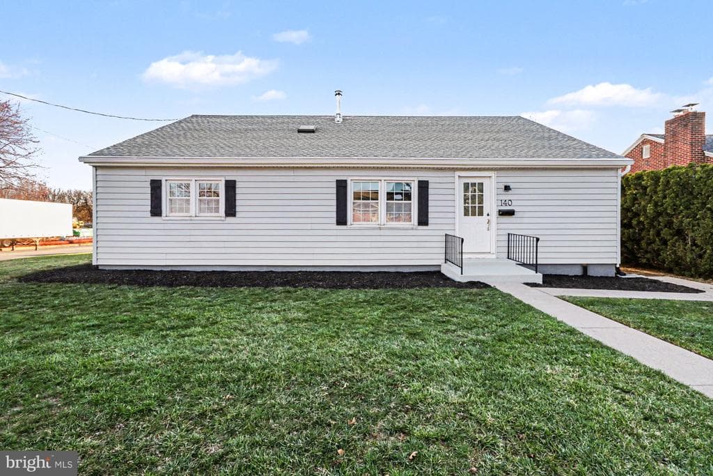 140 N Prince Street photo 1