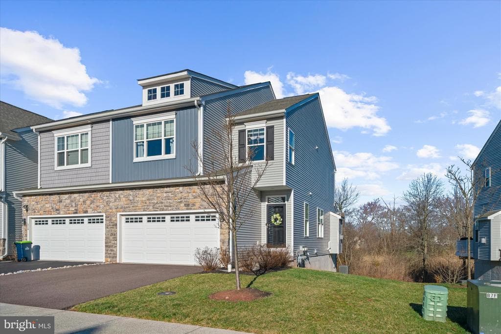 312 Ridgewood Drive photo 1