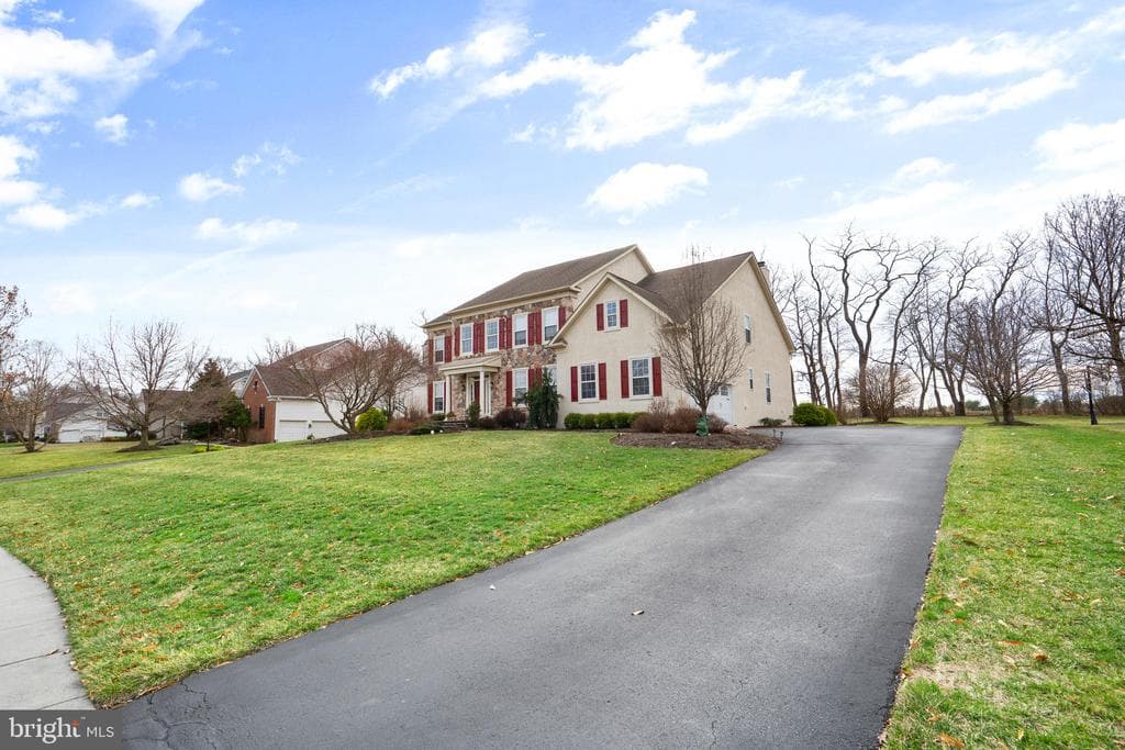 1553 Cartpath Court photo 1