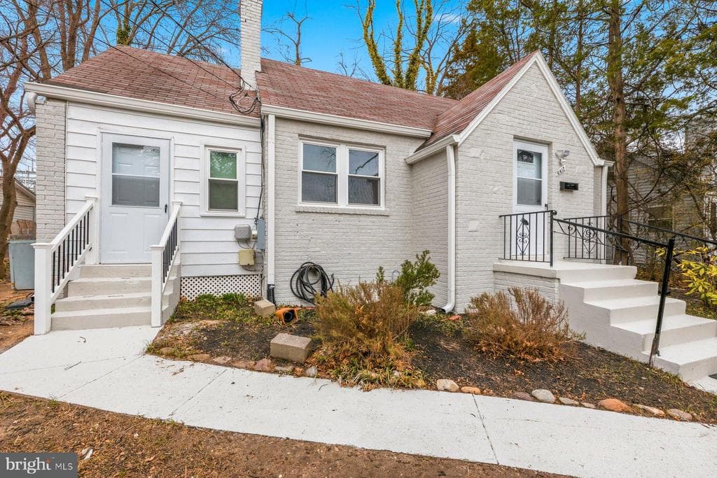 6412 Elliott Place photo 1