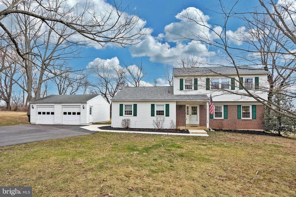 938 Kingsway Drive photo 1