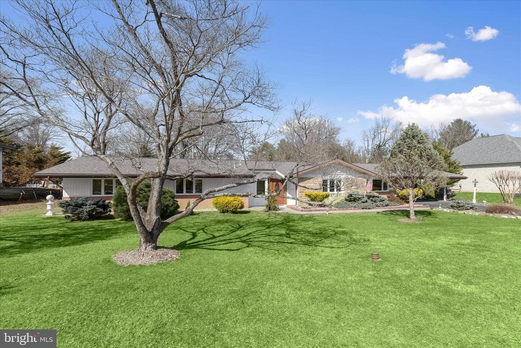 3410 Fielding Road photo 1