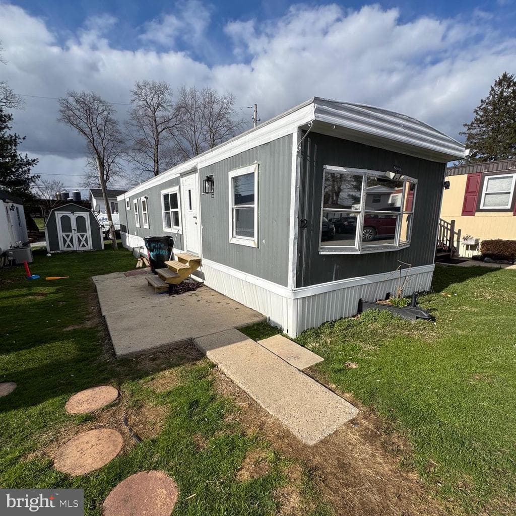 4047 Columbia Avenue photo 1