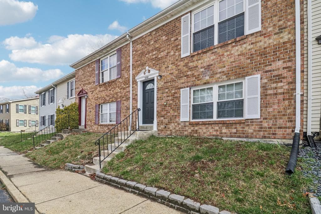 1050 Dorset Drive photo 1