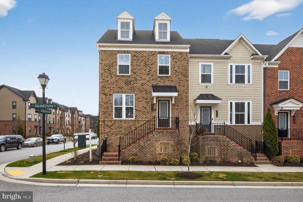 6211 Islington Street photo 1