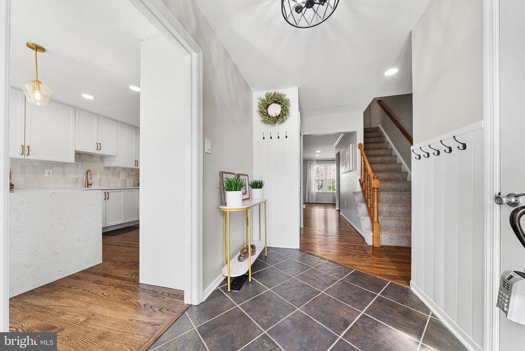 4819 Carriagepark Road photo 1