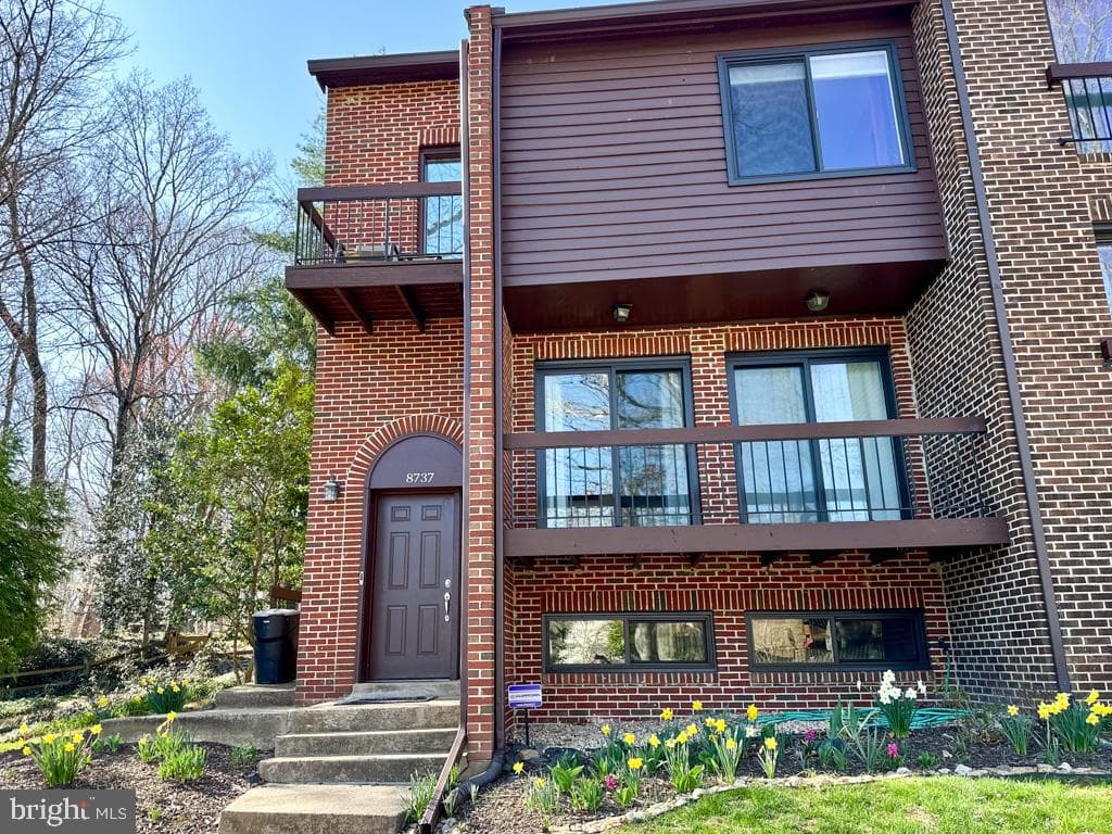 8737 Sheridan Farms Court photo 1