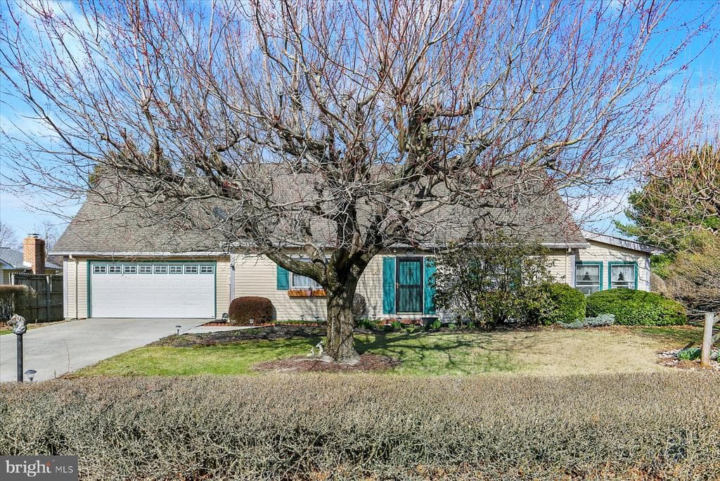202 Lindy Avenue photo 1