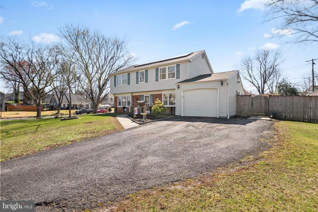 12613 Knowledge Lane photo 1