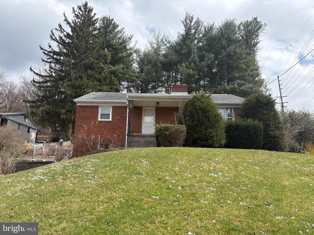 7201 Dogwood Lane photo 1