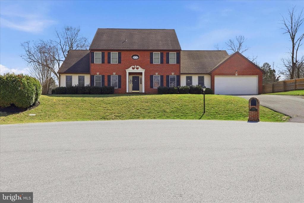 18819 Fountain Terrace photo 1