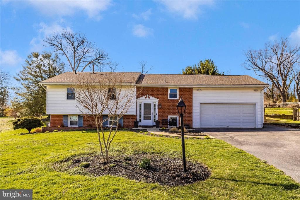 1606 Wise Road photo 1