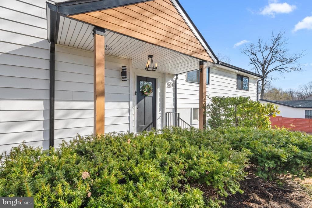 549 Austin Drive photo 1