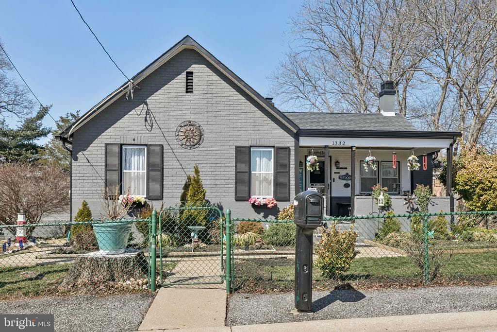 1332 Peach Street photo 1