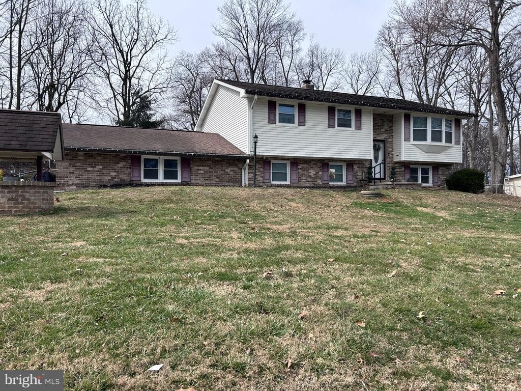 470 Park Street photo 1