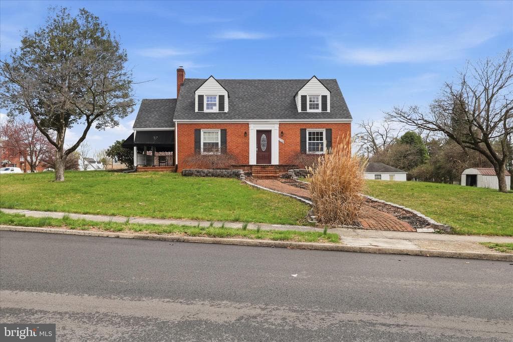 318 Mealey Parkway photo 1
