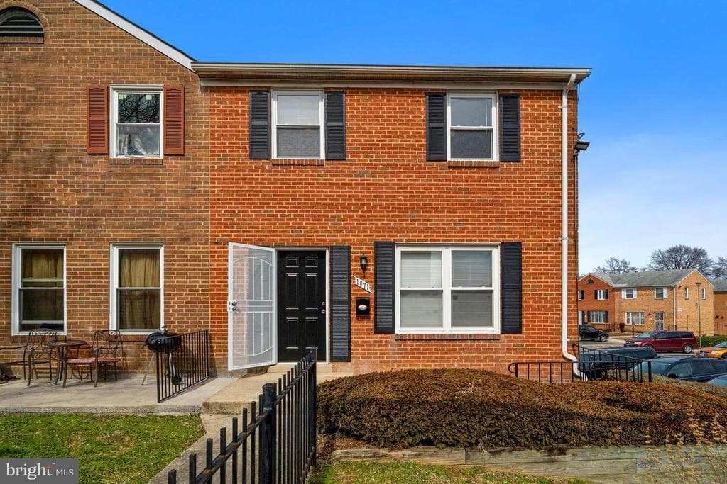 1871 Addison Road S photo 1