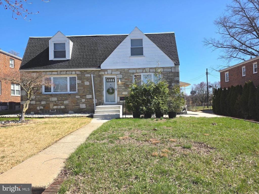 9225 Outlook Avenue photo 1