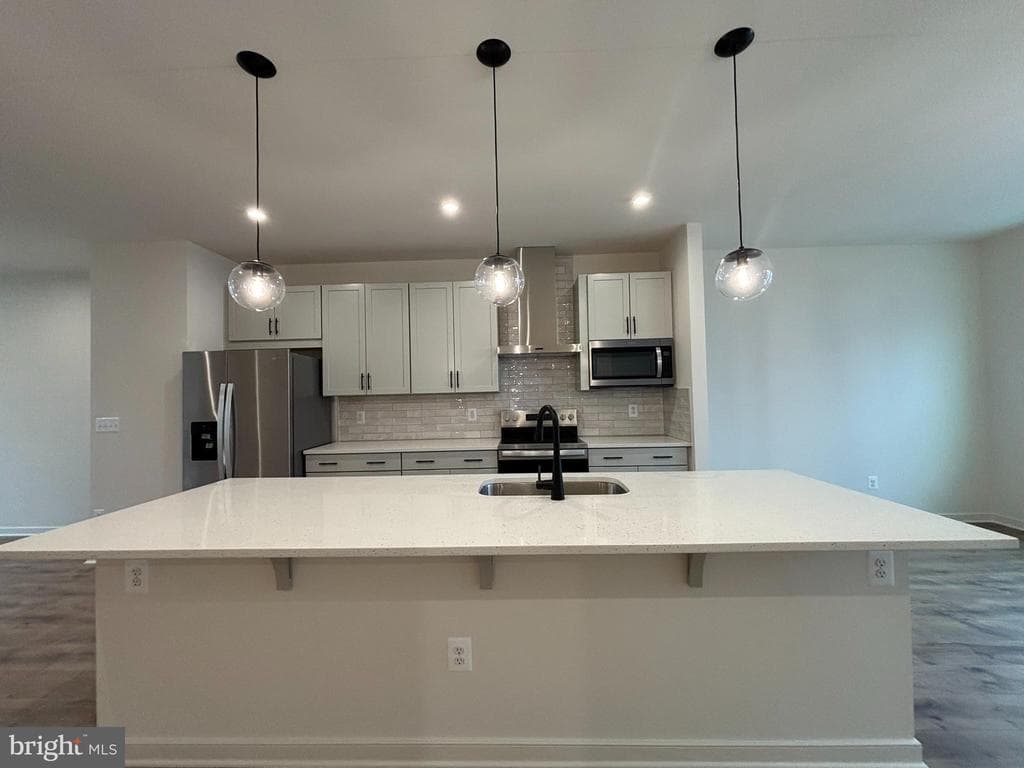 18004 Alicia Avenue photo 1