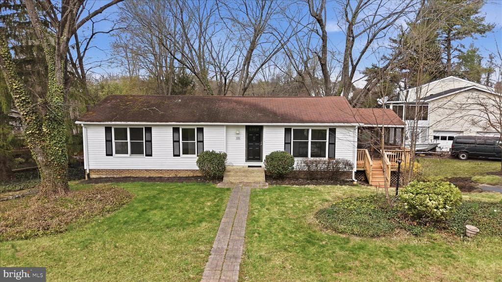 126 Applewood Court photo 1