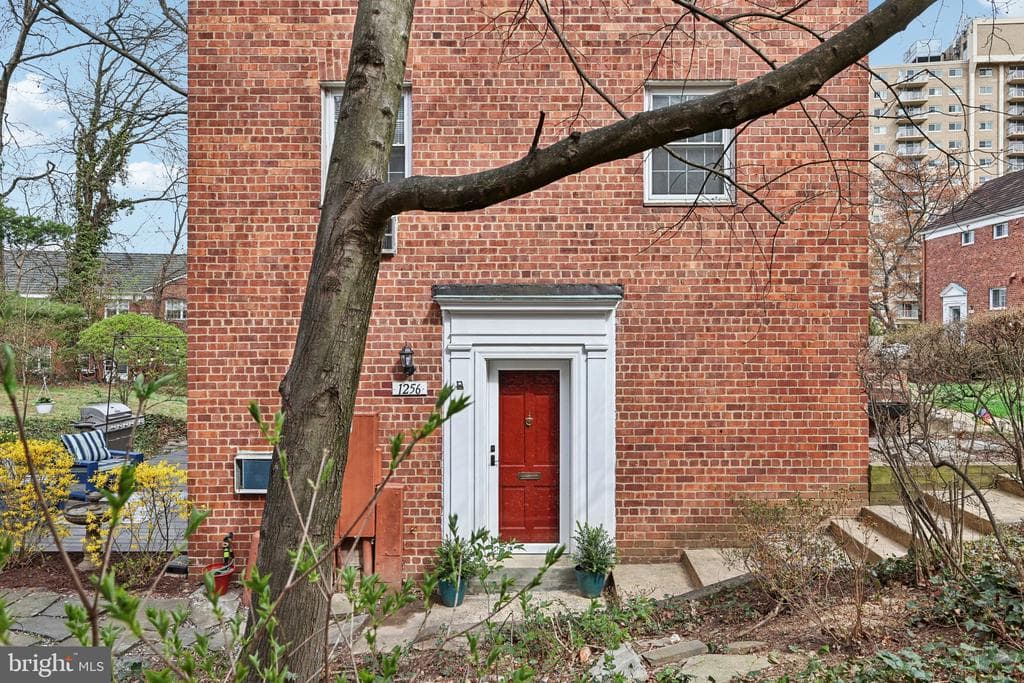 1256 Martha Custis Drive photo 1