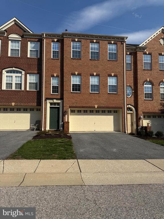 2070 Crescent Moon Court photo 1