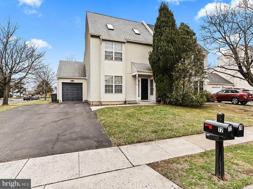 70 Sandybrook Drive photo 1