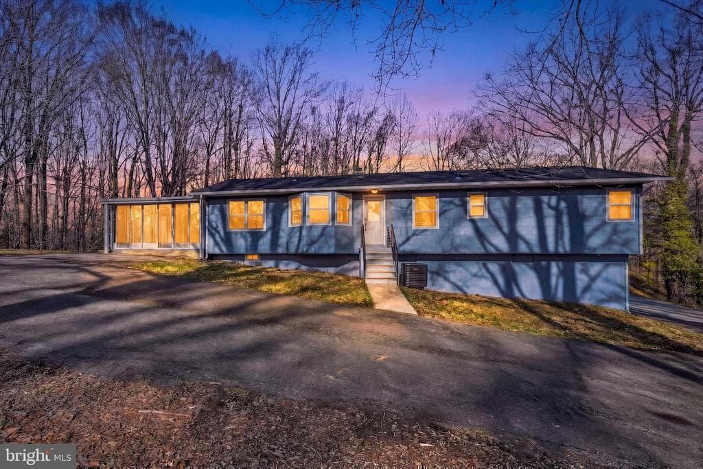 1254 Sheridan Road photo 1