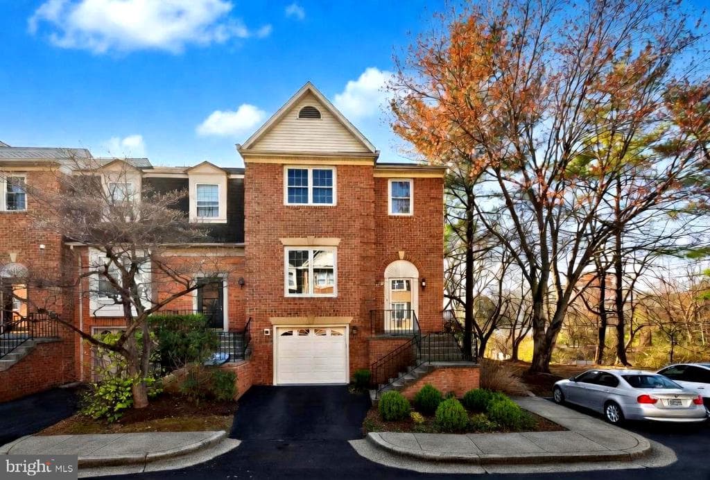 10101 Galsworthy Place photo 1