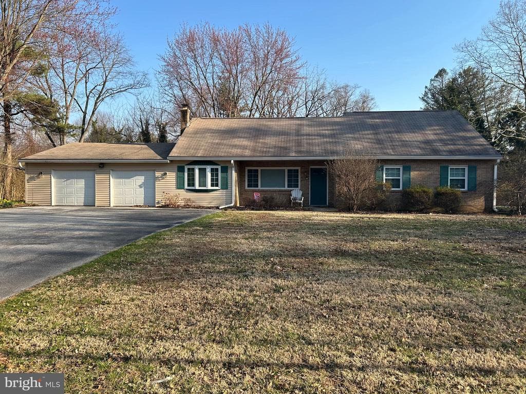 220 W Boot Road photo 1